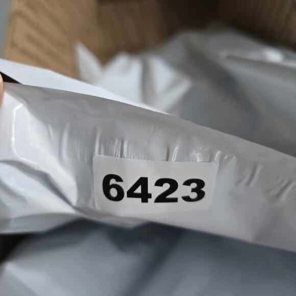 Adrianna Papell Women’s Black Long Sleeve Sweater Top Buffalo Check Collar Hem M - Picture 8 of 8